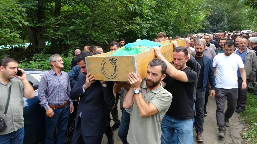 Aynı eve gelin gittiler, birlikte vefat ettiler! Büyük bir aile yasta 9